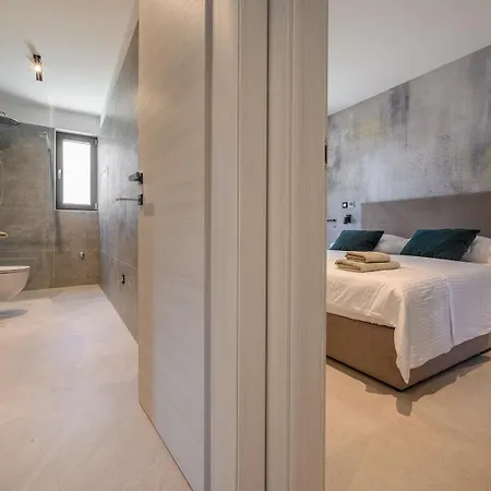 Luxury - Roma 2 - New ,with Private Pool Podstrana