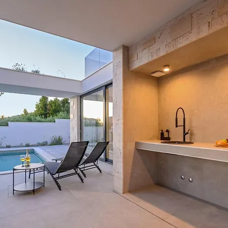 Luxury - Roma 2 - New ,with Private Pool Willa