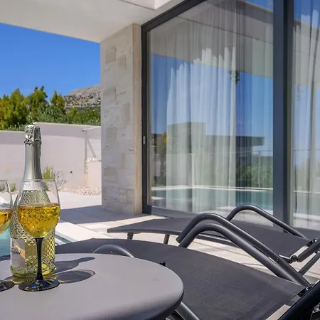 Luxury - Roma 2 - New ,with Private Pool Willa